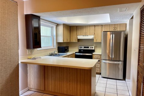 Villa ou maison à louer à Tampa, Floride: 2 chambres, 97.36 m2 № 1913074 - photo 6