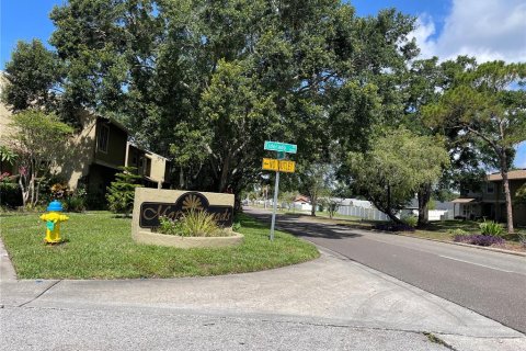 Villa ou maison à louer à Tampa, Floride: 2 chambres, 97.36 m2 № 1913074 - photo 19