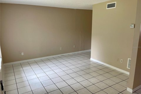 Villa ou maison à louer à Tampa, Floride: 2 chambres, 97.36 m2 № 1913074 - photo 5