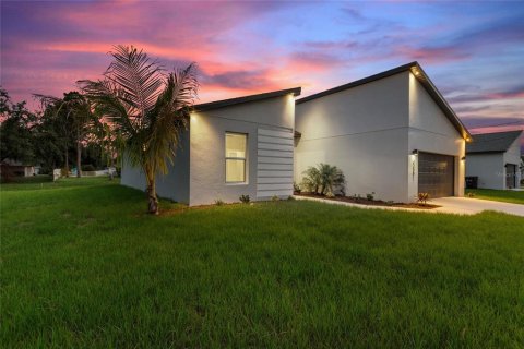 Casa en alquiler en Punta Gorda, Florida, 4 dormitorios, 159.51 m2 № 1578330 - foto 4