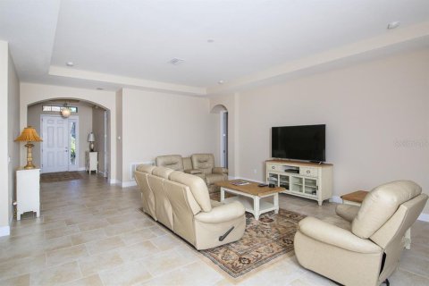 Снять в аренду виллу или дом в Брейдентон, Флорида 4 спальни, 239.13м2, № 2097749 - фото 6