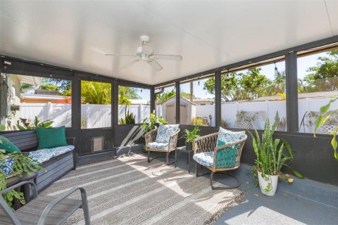 House in Tampa, Florida 4 bedrooms, 150.97 sq.m. № 1644695 - photo 15