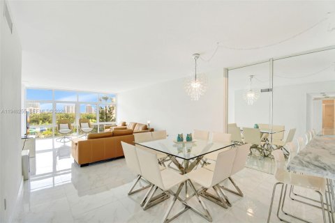 Купить кондоминиум в Авентура, Флорида 2 спальни, 121.52м2, № 2002373 - фото 5