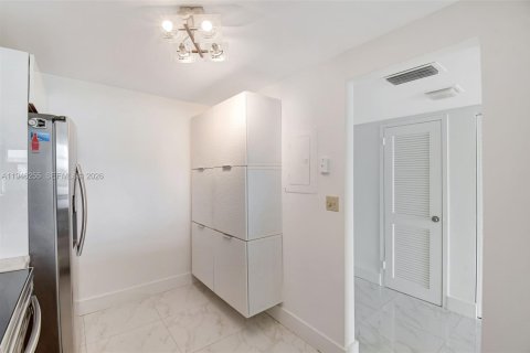 Купить кондоминиум в Авентура, Флорида 2 спальни, 121.52м2, № 2002373 - фото 13