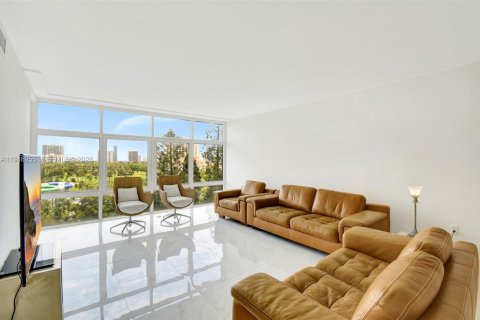 Кондоминиум с 2 спальнями в Авентура, Флорида № 2002373