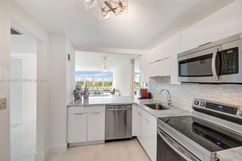 Купить кондоминиум в Авентура, Флорида 2 спальни, 121.52м2, № 2002373 - фото 10