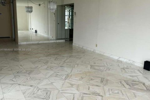 Copropriété à vendre à Aventura, Floride: 2 chambres, 121.98 m2 № 2008352 - photo 4