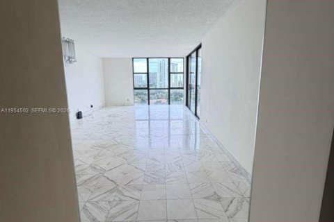 Copropriété à vendre à Aventura, Floride: 2 chambres, 121.98 m2 № 2008352 - photo 2