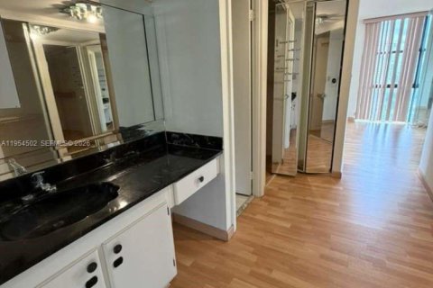 Copropriété à vendre à Aventura, Floride: 2 chambres, 121.98 m2 № 2008352 - photo 13