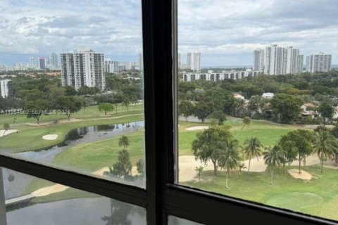 Copropriété à vendre à Aventura, Floride: 2 chambres, 121.98 m2 № 2008352 - photo 15