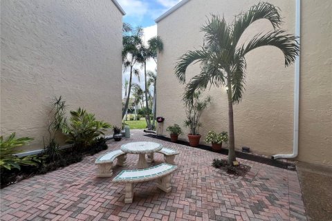 Condo in Venice, Florida, 2 bedrooms  № 1684940 - photo 17