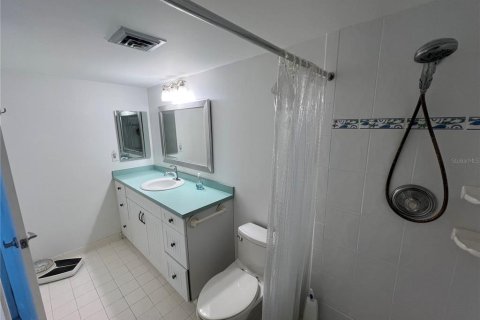 Condo in Venice, Florida, 2 bedrooms  № 1684940 - photo 15