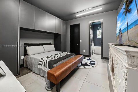 House in Miami Beach, Florida 4 bedrooms, 319.77 sq.m. № 1929723 - photo 18