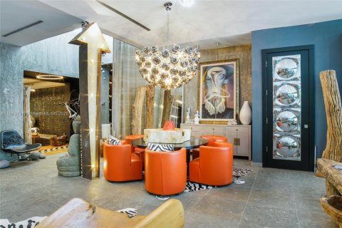 House in Miami Beach, Florida 4 bedrooms, 319.77 sq.m. № 1929723 - photo 14