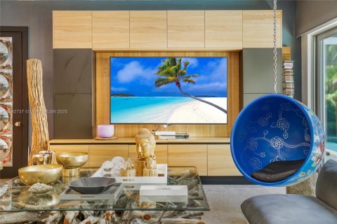 House in Miami Beach, Florida 4 bedrooms, 319.77 sq.m. № 1929723 - photo 9