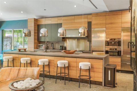 House in Miami Beach, Florida 4 bedrooms, 319.77 sq.m. № 1929723 - photo 12