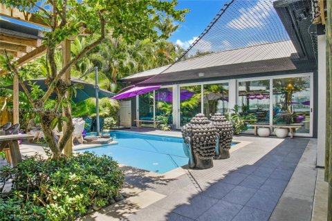 House in Miami Beach, Florida 4 bedrooms, 319.77 sq.m. № 1929723 - photo 25
