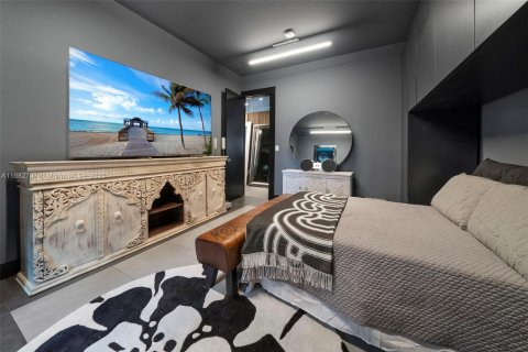 House in Miami Beach, Florida 4 bedrooms, 319.77 sq.m. № 1929723 - photo 19