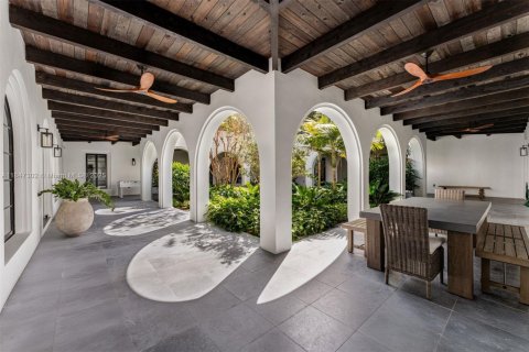 Casa en venta en Miami, Florida, 7 dormitorios, 555.28 m2 № 1896014 - foto 10