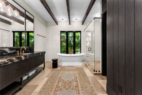 Casa en venta en Miami, Florida, 7 dormitorios, 555.28 m2 № 1896014 - foto 9