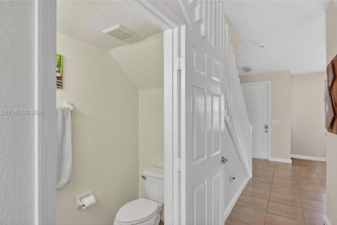 Снять в аренду таунхаус в Катлер-Бей, Флорида 2 спальни, 135.45м2, № 2058223 - фото 21