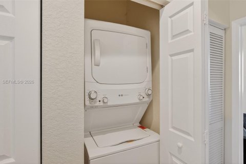 Снять в аренду таунхаус в Катлер-Бей, Флорида 2 спальни, 135.45м2, № 2058223 - фото 23