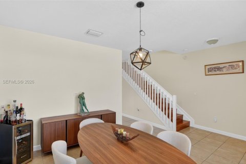 Снять в аренду таунхаус в Катлер-Бей, Флорида 2 спальни, 135.45м2, № 2058223 - фото 6