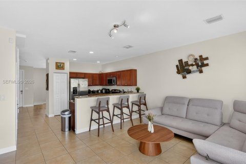 Adosado en Cutler Bay, Florida 2 dormitorios, 135.45 m2 № 2058223
