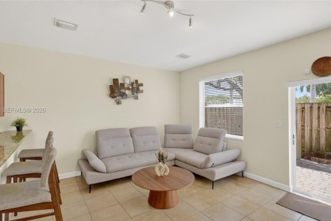 Снять в аренду таунхаус в Катлер-Бей, Флорида 2 спальни, 135.45м2, № 2058223 - фото 14