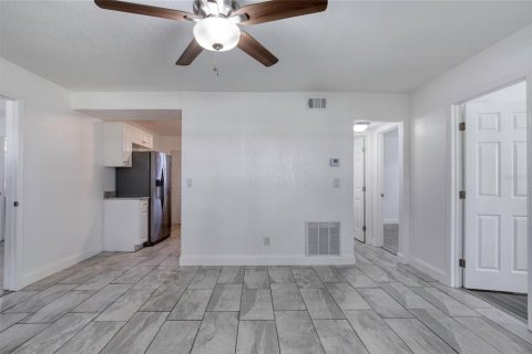 House in Daytona Beach, Florida 3 bedrooms, 92.9 sq.m. № 2229297 - photo 9