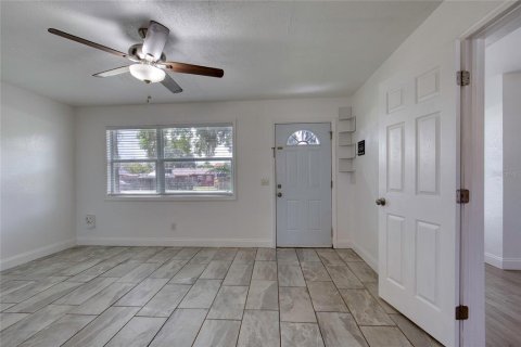 House in Daytona Beach, Florida 3 bedrooms, 92.9 sq.m. № 2229297 - photo 4
