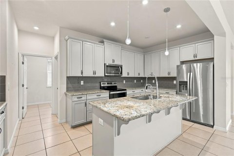 Villa ou maison à vendre à Kissimmee, Floride: 4 chambres, 201.6 m2 № 2406672 - photo 15