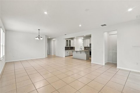 Villa ou maison à vendre à Kissimmee, Floride: 4 chambres, 201.6 m2 № 2406672 - photo 21