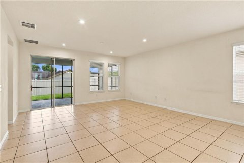 Villa ou maison à vendre à Kissimmee, Floride: 4 chambres, 201.6 m2 № 2406672 - photo 13