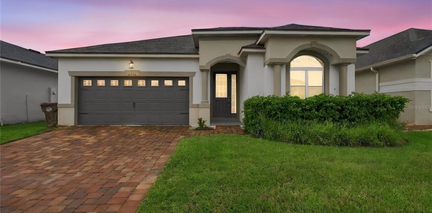 Villa ou maison à Kissimmee, Floride 4 chambres, 201.6 m2 № 2406672