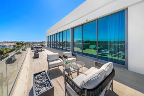 Купить кондоминиум в Делрей-Бич, Флорида 3 спальни, № 2036258 - фото 3