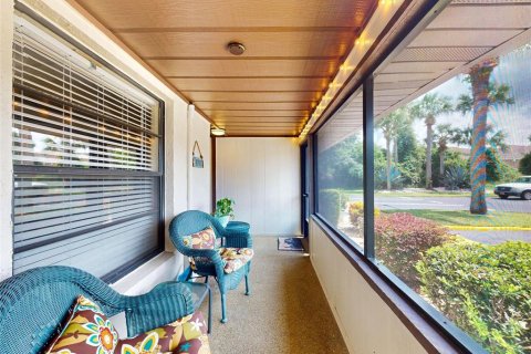 Condo in DeBary, Florida, 2 bedrooms  № 1910873 - photo 4
