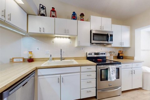 Condo in DeBary, Florida, 2 bedrooms  № 1910873 - photo 6