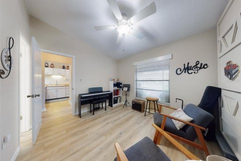 Condo in DeBary, Florida, 2 bedrooms  № 1910873 - photo 16