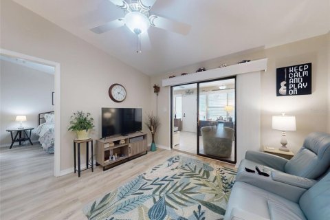 Condo in DeBary, Florida, 2 bedrooms  № 1910873 - photo 25
