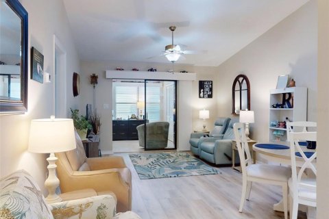 Condo in DeBary, Florida, 2 bedrooms  № 1910873 - photo 19