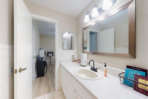 Condo in DeBary, Florida, 2 bedrooms  № 1910873 - photo 18