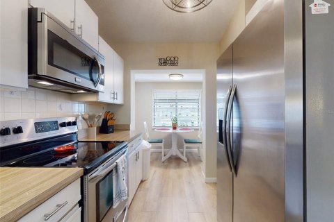 Condo in DeBary, Florida, 2 bedrooms  № 1910873 - photo 8