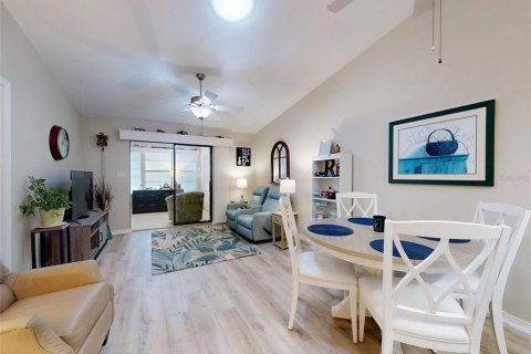 Condo in DeBary, Florida, 2 bedrooms  № 1910873 - photo 20