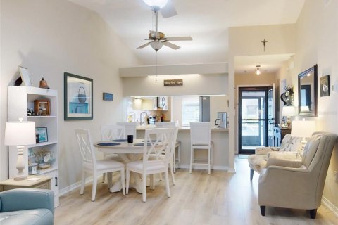 Condo in DeBary, Florida, 2 bedrooms  № 1910873 - photo 26