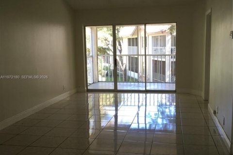Copropriété à vendre à Miami, Floride: 2 chambres, 113.71 m2 № 2041928 - photo 11