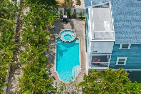 House in Bradenton Beach, Florida 4 bedrooms, 263.1 sq.m. № 2113949 - photo 3