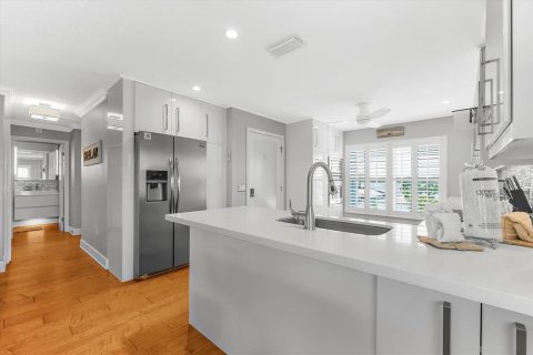 House in Bradenton Beach, Florida 4 bedrooms, 263.1 sq.m. № 2113949 - photo 10