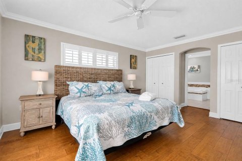 House in Bradenton Beach, Florida 4 bedrooms, 263.1 sq.m. № 2113949 - photo 25