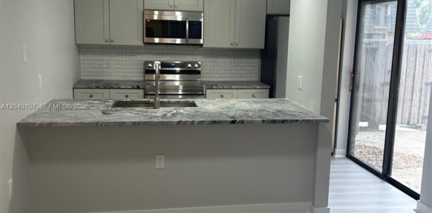 Touwnhouse à West Palm Beach, Floride 2 chambres, 114.83 m2 № 2262759